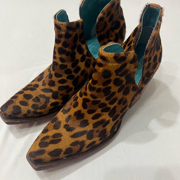 Ariat cheetah Dixon booties - Picture 2 of 8